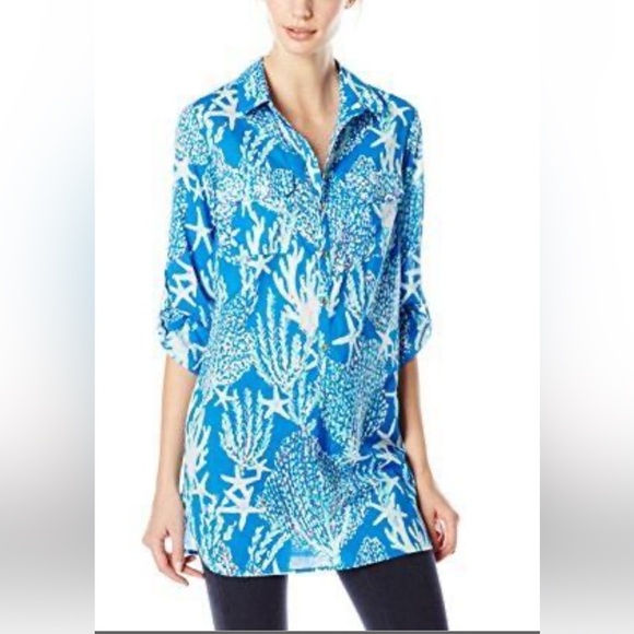 Lilly Pulitzer Blue and White Patterned Top - Picture 1 of 17